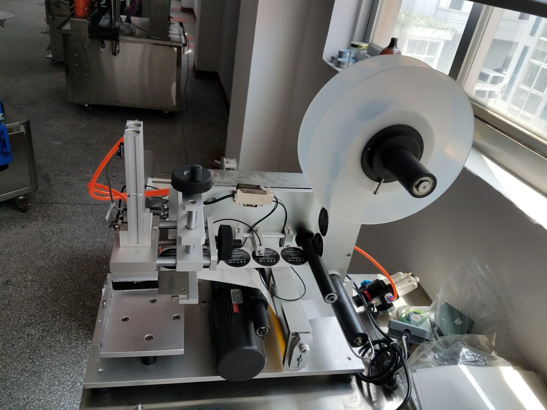 Professional Customized Flat Surface Labeling Machine Box/bag/lid Label Sticker Square Bottle Label Dispenser