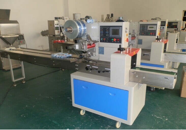 Flow Pack Machine Ice Lolly Popsicle Chocolate Candy Biscuit Cookie Flowpack Packaging Pillow Horizontal Bread Packing Machine